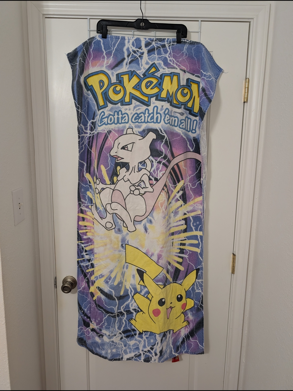 Vintage 2000 Pokemon Purple Blue Yellow Pikachu & Mewtwo Beach Towel